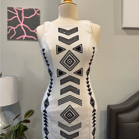 Lord & Taylor Dresses & Skirts - Lord & Taylor Black and White Geometric Mini Dress